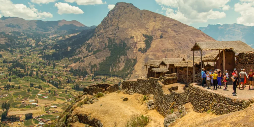 Walking Through Pisac: The Experience on Site