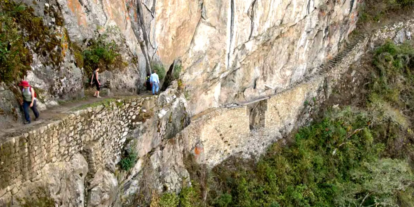 Machu Picchu - Inca Bridge